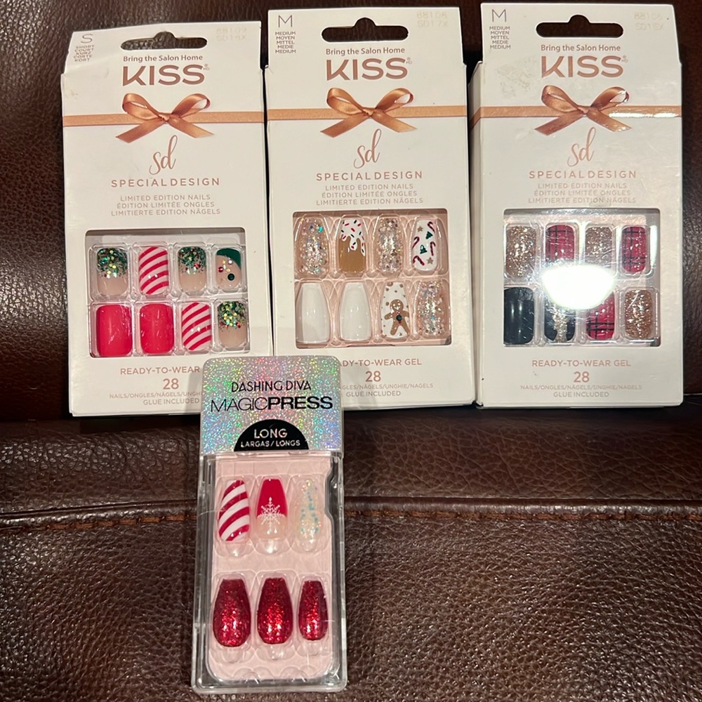 Christmas Nails 4 Sets NIB